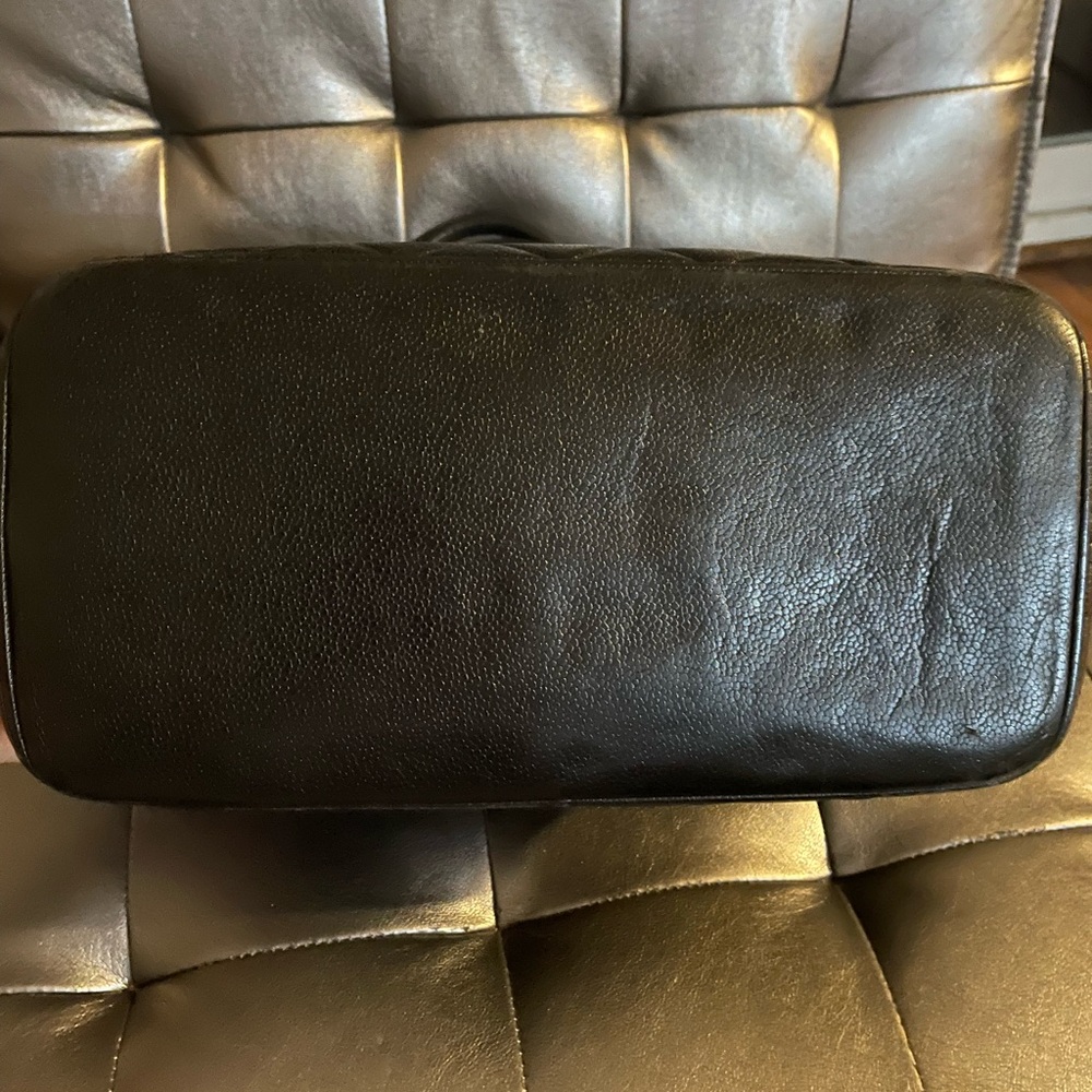 ‼️FINAL PRICE DROP‼️VINTAGE CHANEL MEDALLION TOTE BAG - Picture 8 of 17